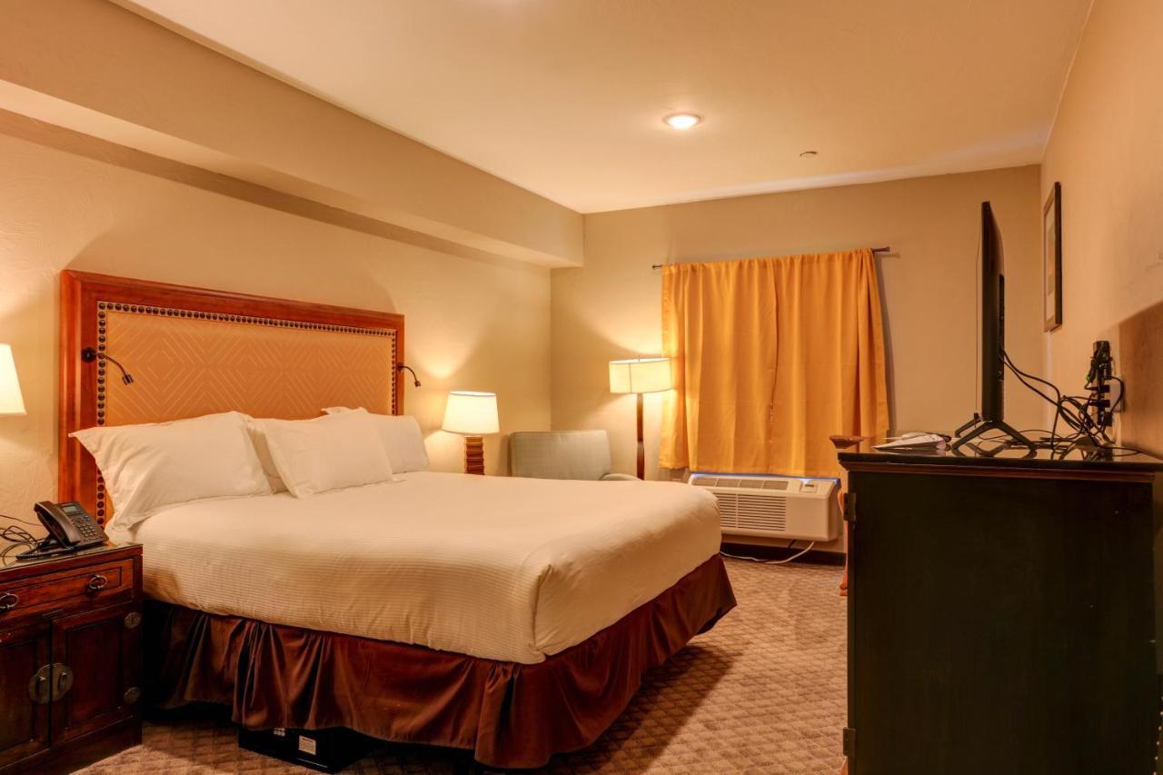 Wagon Wheel Hotel เวสต์เยลโลว์สโตน ภายนอก รูปภาพ
